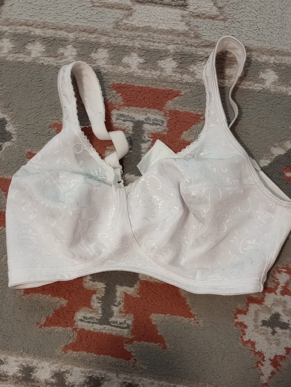 Playtex 18 Hour Soft Lace Full Coverage Bra - White 38DD